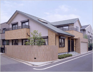 明るさと潤いを兼ね備えた住まい