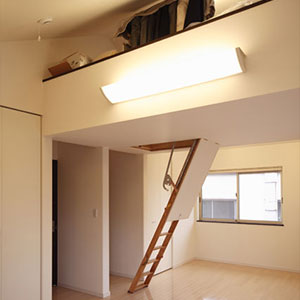 勾配天井の収納スペース