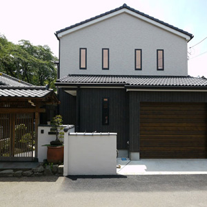 蔵をイメージした長期優良住宅の2世帯住宅
