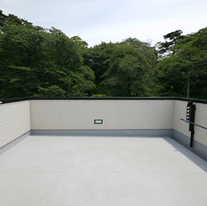 勾配天井で空間広々