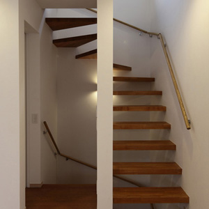 木製ストリップ階段