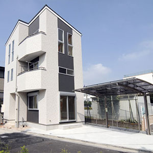 日当たり良好・三階建ての家