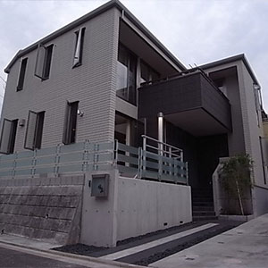 町のシンボルとなるスタイリッシュな家