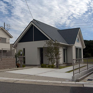 陽光ふりそそぐ平屋の家