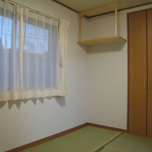 お施主様のご要望で神棚が配置された和室