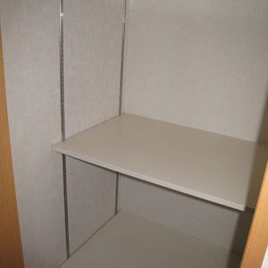 洗面脱衣室にある使い勝手の良い可動棚