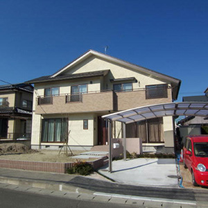 配慮しつつ繋がる自然素材の回れる家