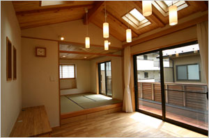 2階リビングの呼吸する住まい