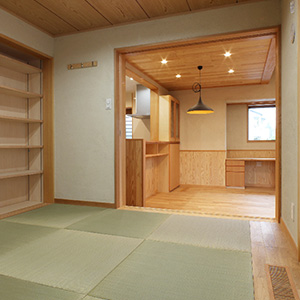 畳コーナー01：縁なし畳を使い、シンプルなスッキリした和室になっています。