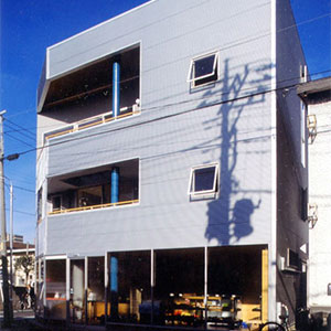 クール＆ウォームの店舗併用2世帯住宅