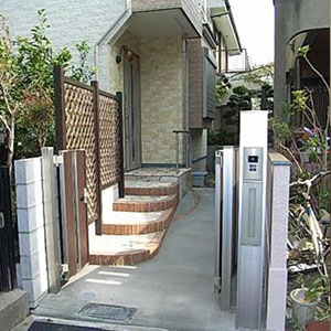 玄関ポーチ