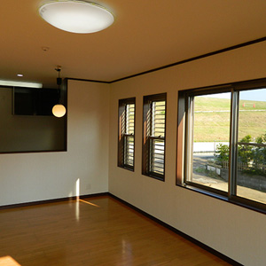 LDKは太陽の光いっぱいの広々20畳の家族団らん室