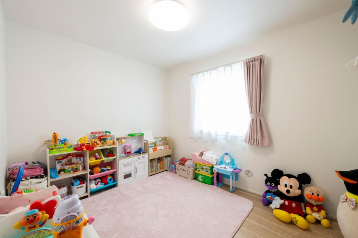 子供部屋、洋室：全館空調で快適なファースのお家は、子供部屋も快適な温度と湿度を保ちます