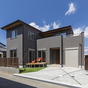 施工事例写真：Tile&Garage House2019