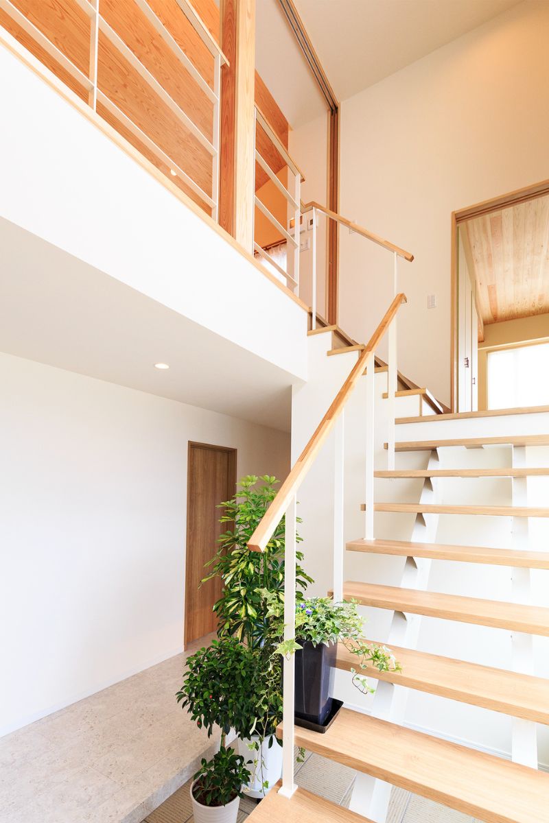 階段2　ガレージ上はスキップフロアーの和室