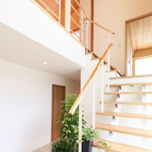 階段2　ガレージ上はスキップフロアーの和室