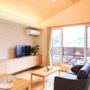 2階リビング　周囲の視線を気にすることなく過ごせる