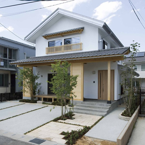 外観　古き良き日本の美を感じることが出来る瓦屋根と白い壁