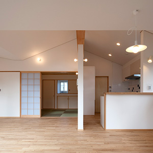 設計事例写真：自然素材を利用した二世帯住宅