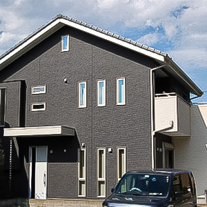 施工事例写真：STYLE-F：白と黒のシンプル外観の家