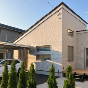 施工事例写真：勾配天井で空間をひろげた平屋のお家