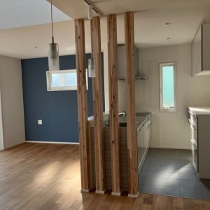 壁紙を使い分けるオシャレな家