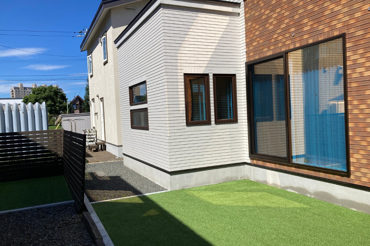 南側の裏庭は日当たり抜群です