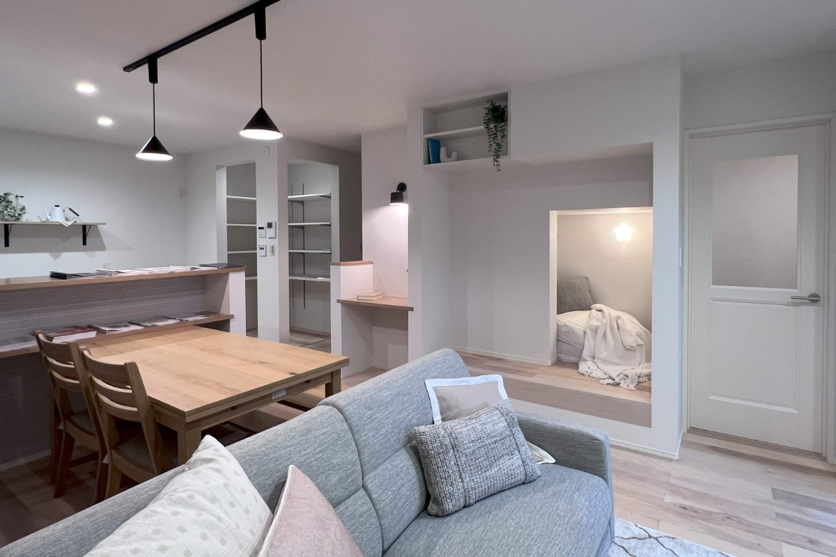 家族が集う明るいリビング 家族が集う明るいリビング