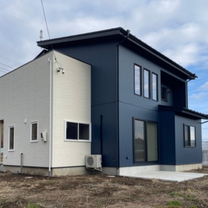 施工事例写真：自然光が彩るシンプル美の住まい