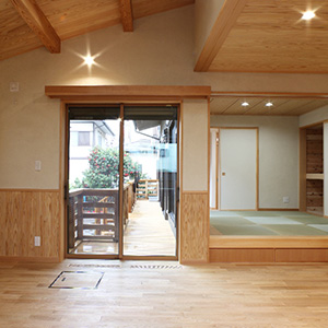 設計事例写真：床下エアコン暖房の小さな平屋の木の家
