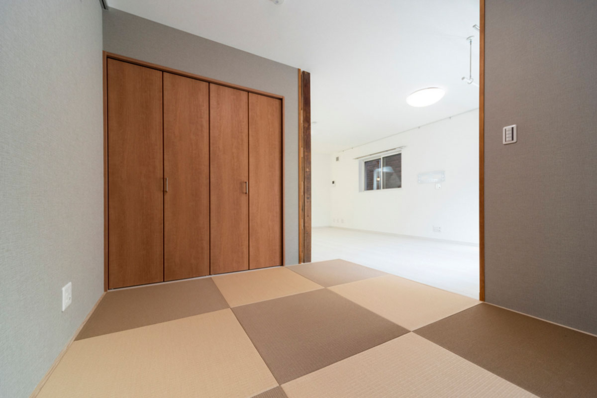 2階LDK　市松に畳を配した和室は落ち着いたくつろぎスペース。