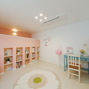 可愛らしい色合いの子供部屋。趣味や書斎、在宅ワークにも。