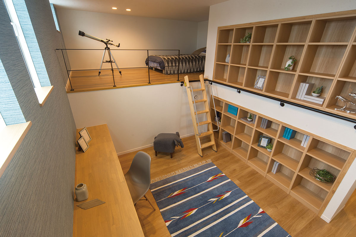 わくわくしそうな子供部屋。大きくなったら書斎部屋にもいかがですか。