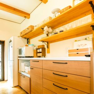 こだわりの家具が魅力の明るい家