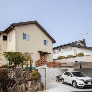 優しい光が差し込む総桧の家