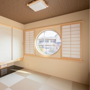 優しい光が差し込む総桧の家
