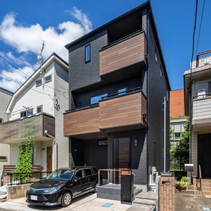 敷地を最大限に活かした3階建て			(広島建設)