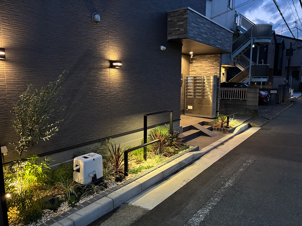 宅配ボックスも完備