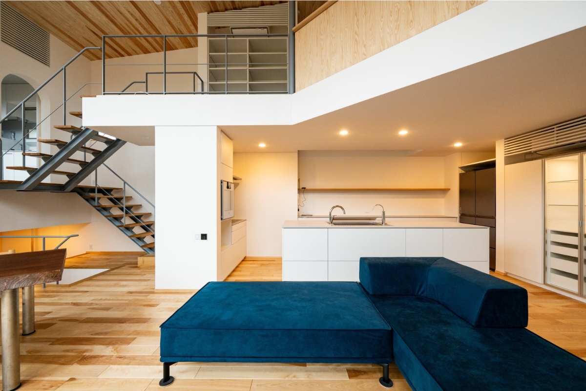 リビングから見るキッチン