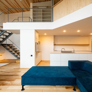 リビングから見るキッチン