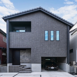 施工事例写真：タイルガレージの家			