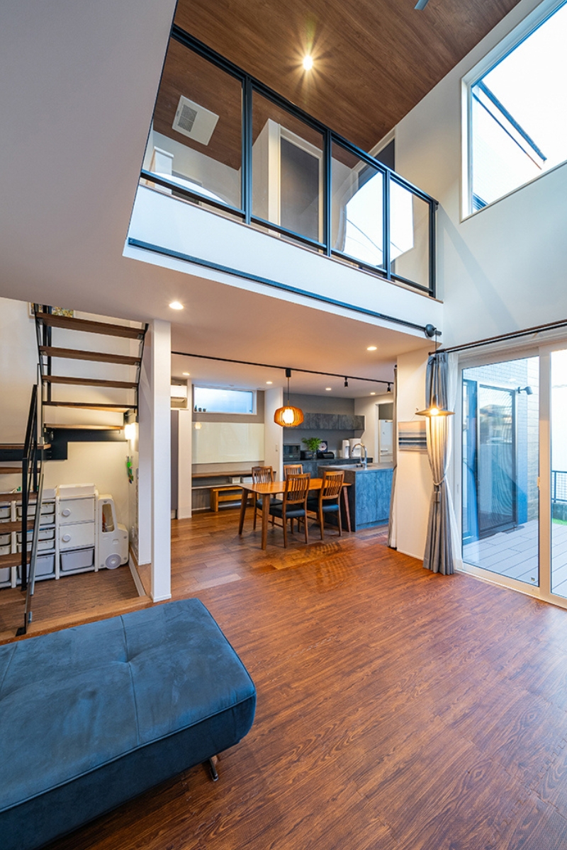 吹抜のあるリビング2