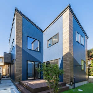 施工事例写真：家族がリビングに集まる家