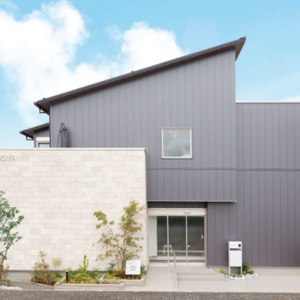 施工事例写真：採光溢れる広々LDKと青空リビング