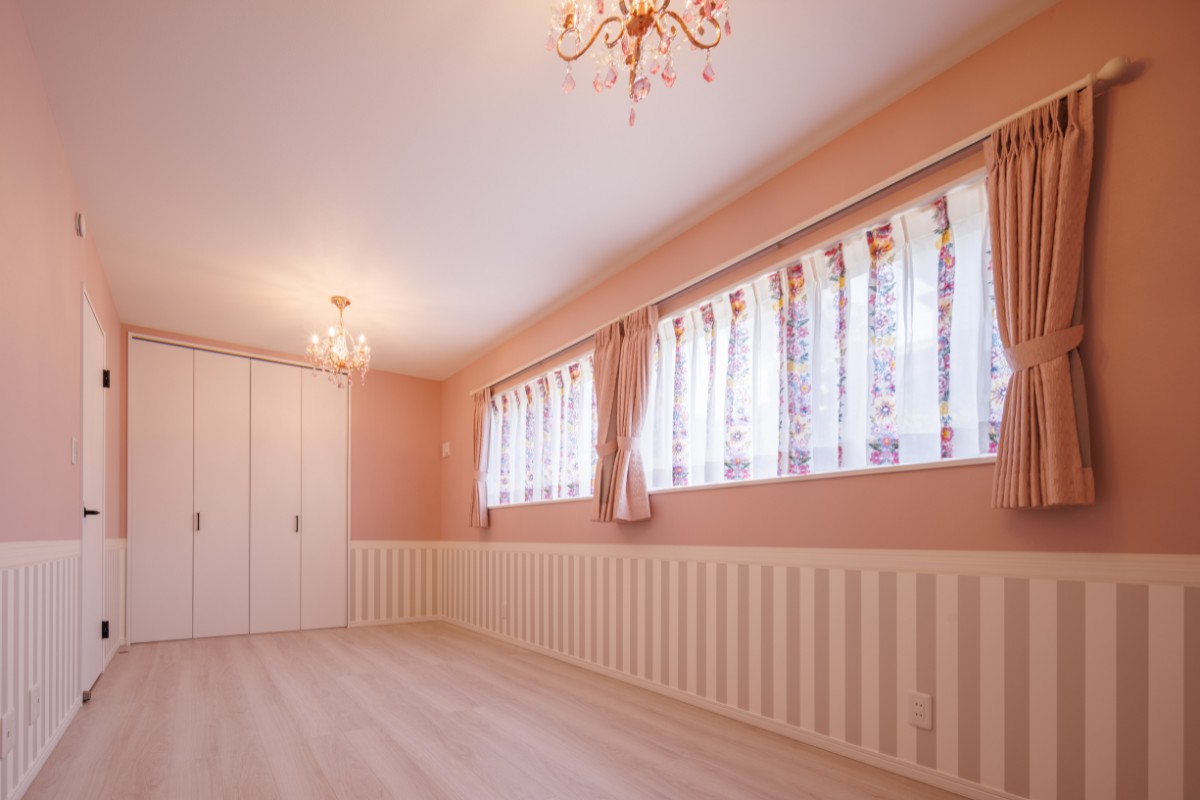 照明もこだわったかわいい子供部屋