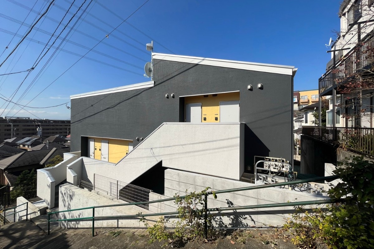 高低差・崖地を利用したスキップフロア設計。