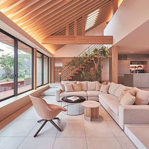 大屋根の趣のある住まい