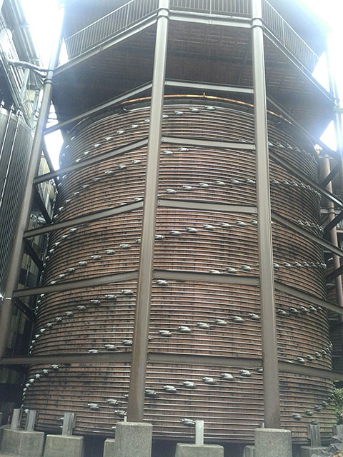 写真：ギネスに認定された500トンの世界一の木の樽（写真：天野彰）