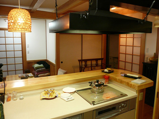 写真:団らん換気フード囲炉裏キッチン 臼杵I様邸:(設計:アトリエA)