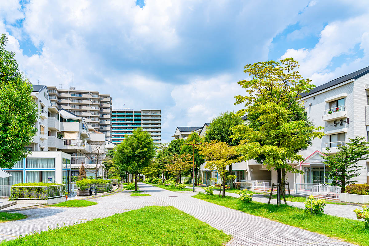 自然に恵まれた多摩ニュータウンの住宅街